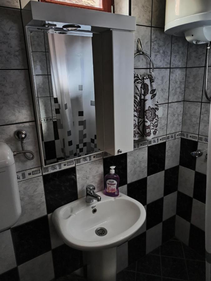Apartman Ristic Нишка Баня Екстериор снимка